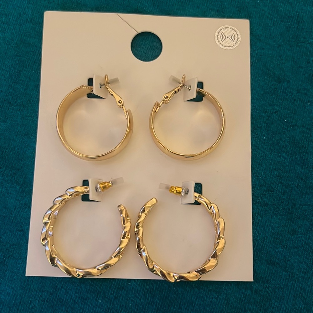 Forever 21 gold toned hoops set